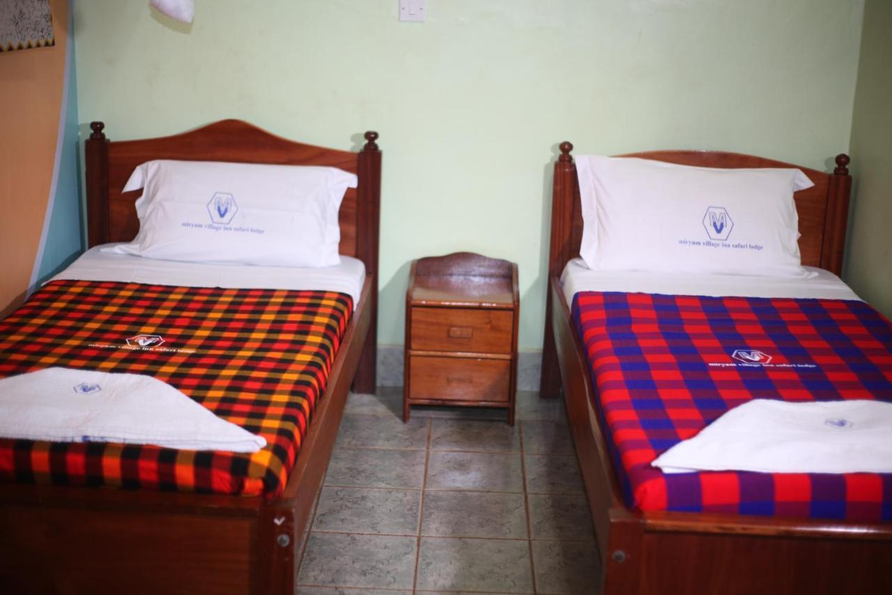 Miryams Village Inn Safari Lodge Sultan Hamud Exterior foto