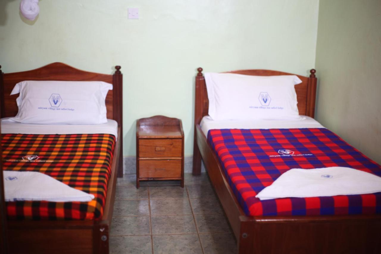 Miryams Village Inn Safari Lodge Sultan Hamud Exterior foto