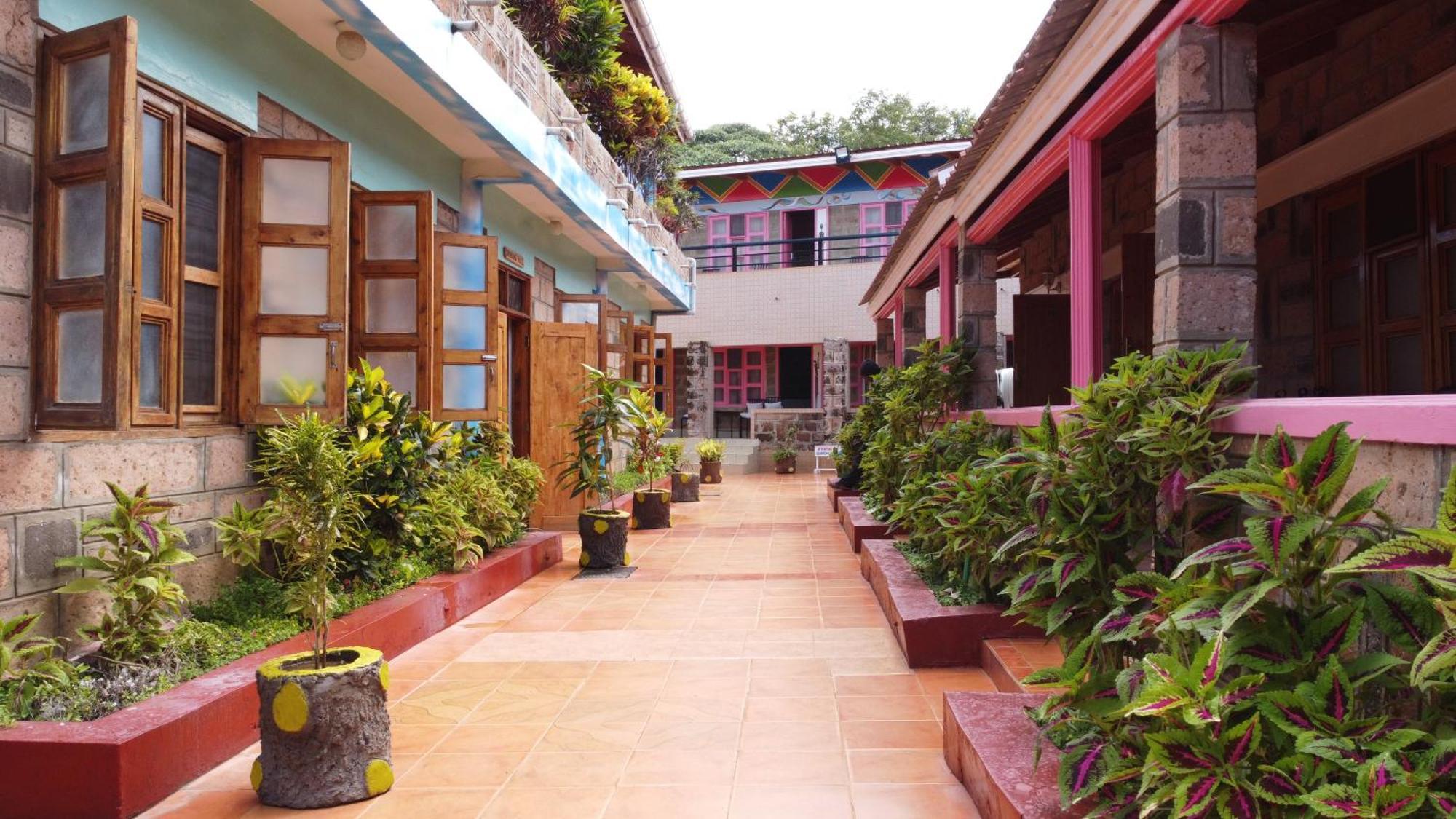 Miryams Village Inn Safari Lodge Sultan Hamud Exterior foto