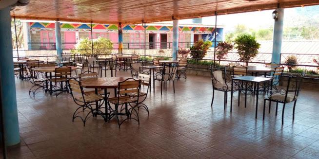 Miryams Village Inn Safari Lodge Sultan Hamud Exterior foto