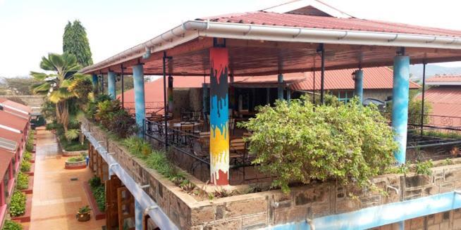 Miryams Village Inn Safari Lodge Sultan Hamud Exterior foto